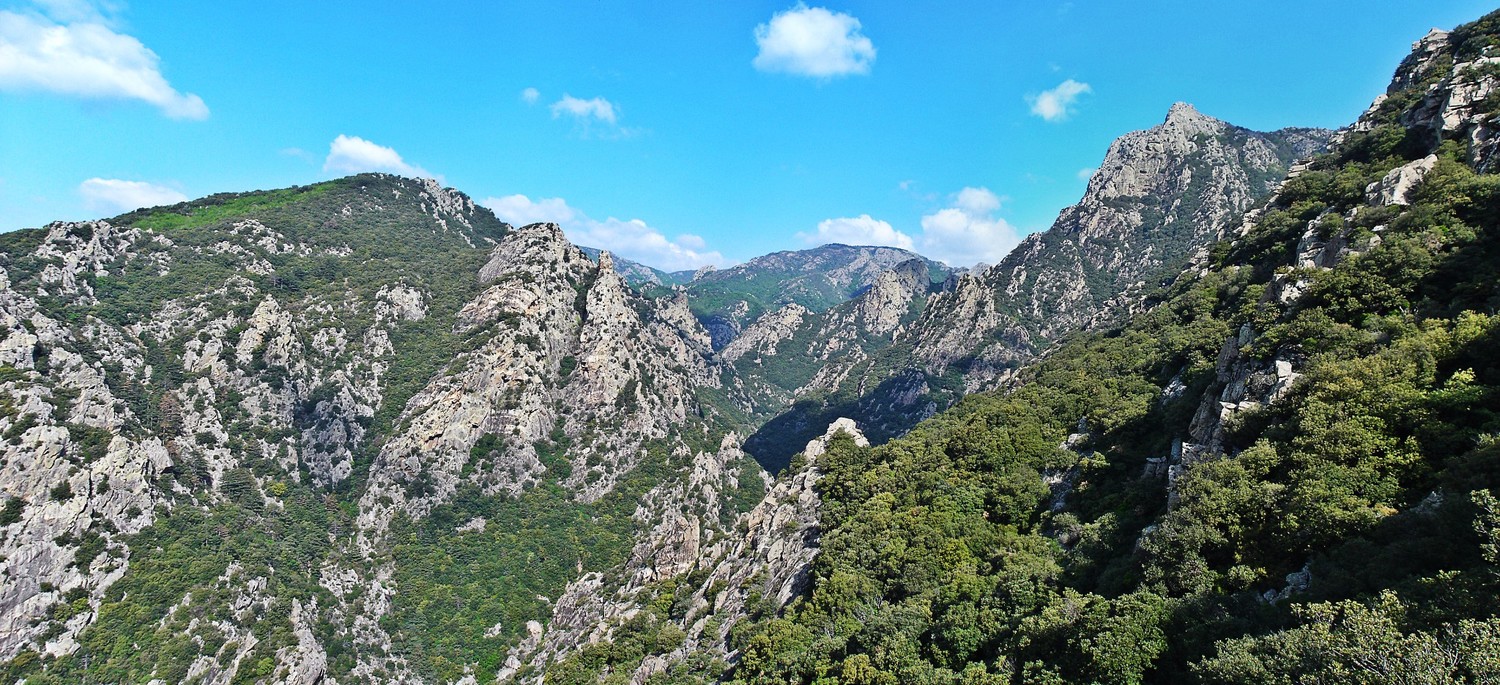 Vue sur les gorges durant l'approche