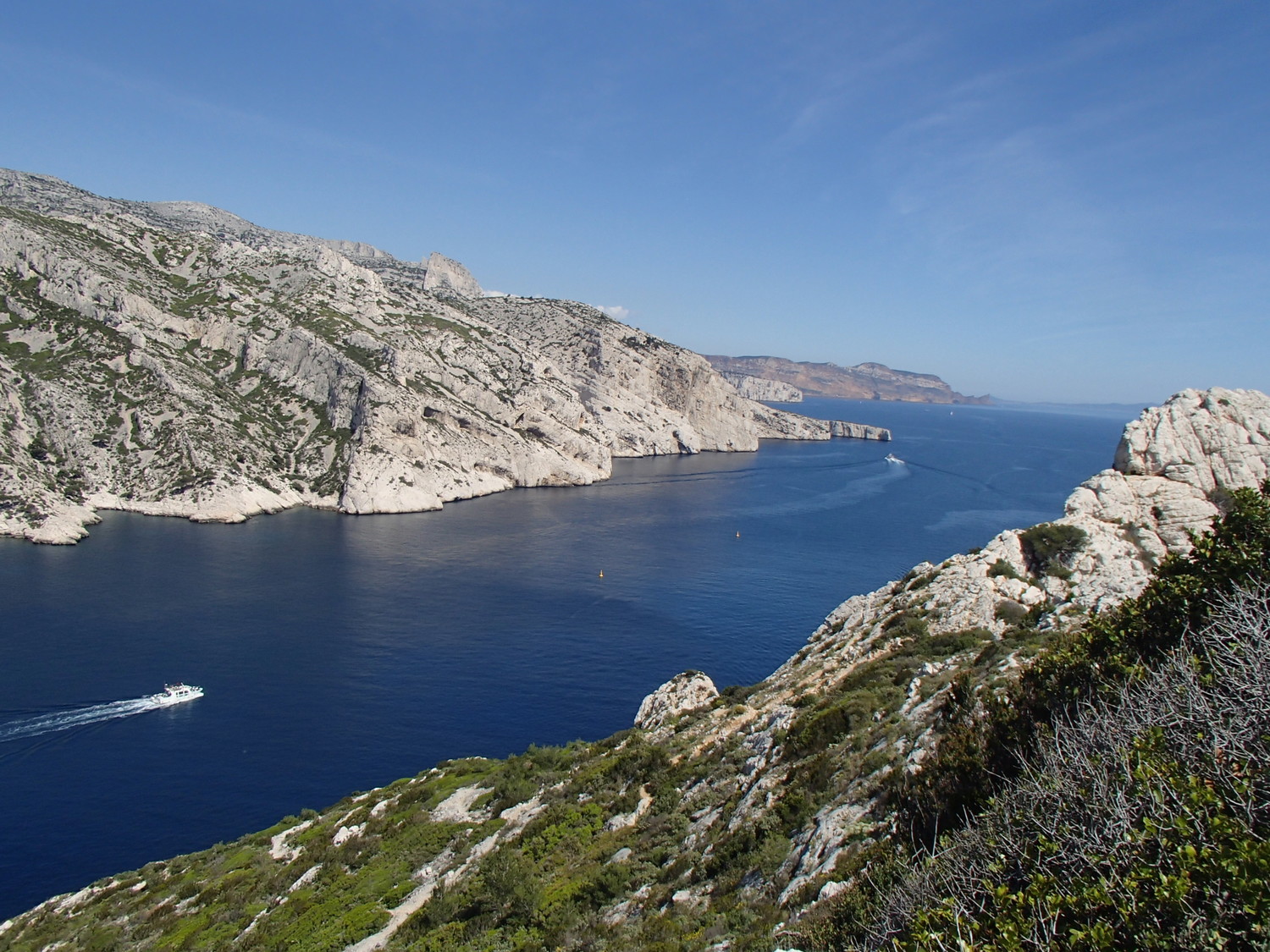 Panoramique sur la belle calanque de Sormiou