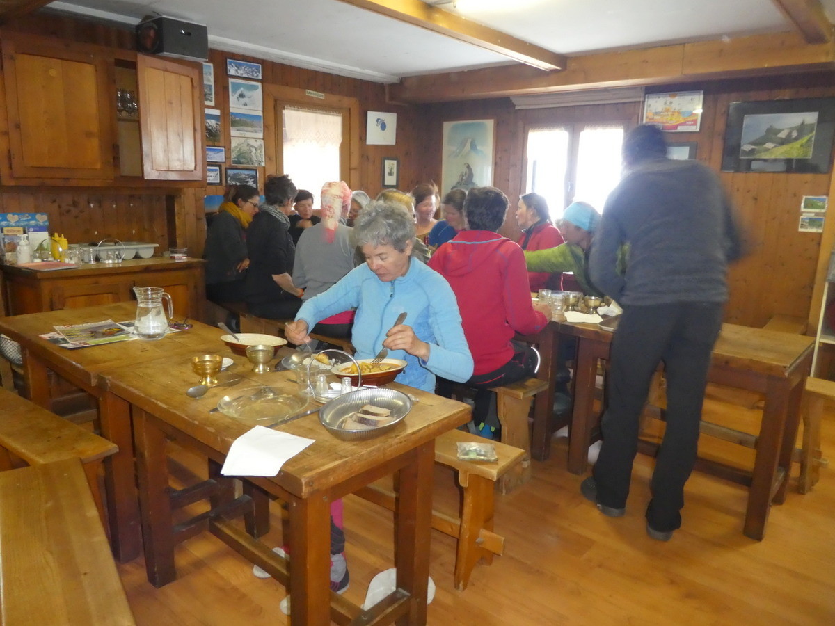 Repas népalais au Prariond