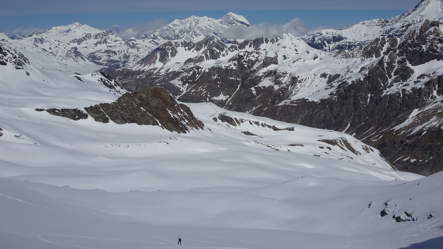 Traversée un peu longuette. Au fond, le Mont Pourri.