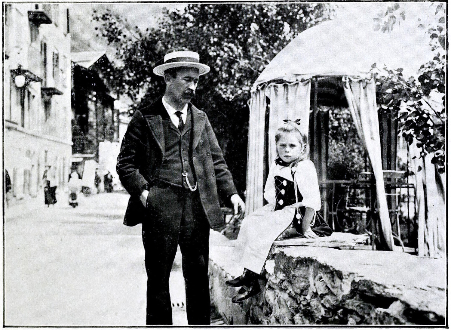 FIls et petite fille de Melchior Anderegg à Meiringen par Aubrey Le Blond (Elisabeth Hawkins-Whitshed)