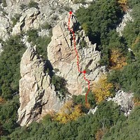 Caroux - Roc des Hirondelles : Directe Face E Pointe Supérieure