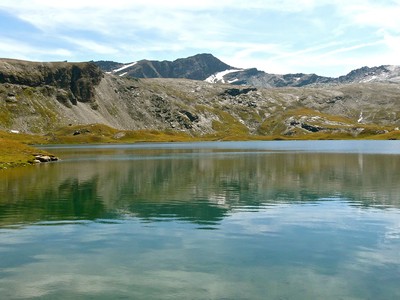 Lac Miserin et Rosa dei Banchi en arrière plan Lac Miserin et Rosa dei Banchi en arrière plan