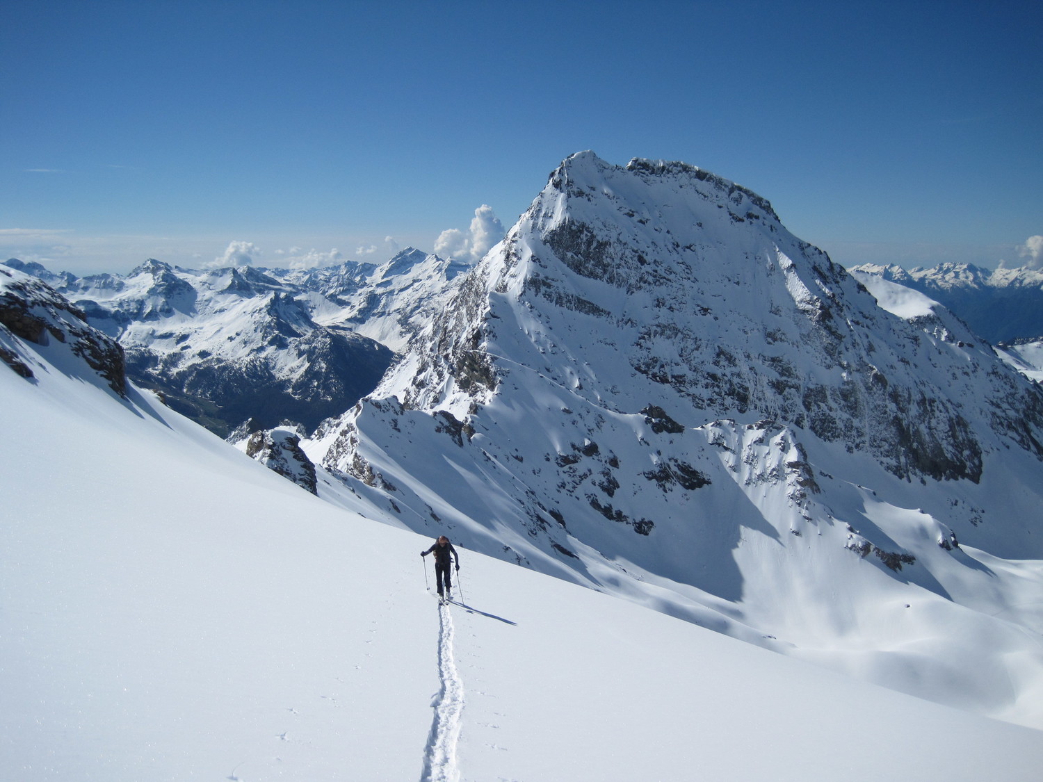 Quasi in cima, Il Grand Tournalin sullo sfondo