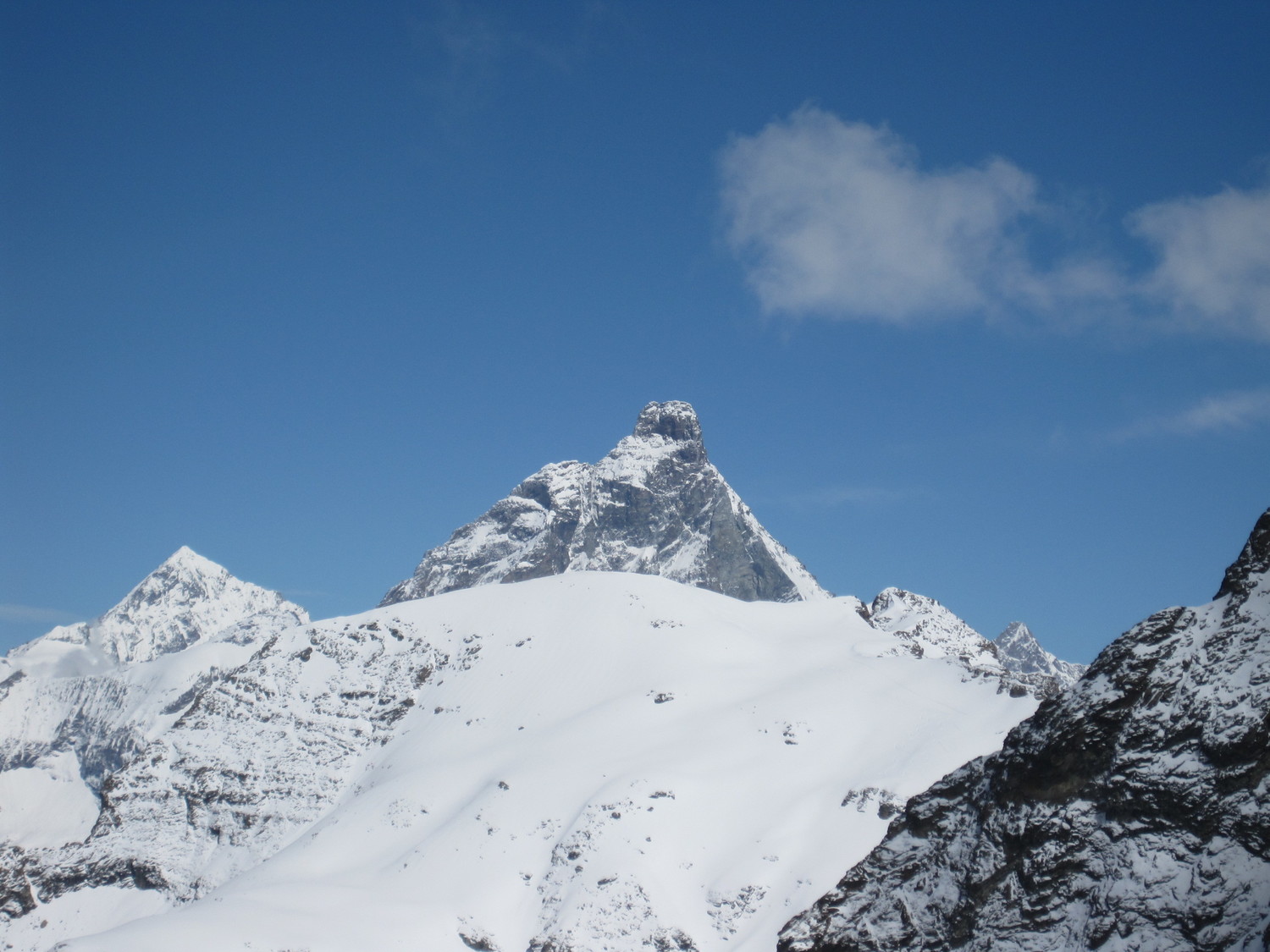 Compare il Cervino dal Petit Tournalin