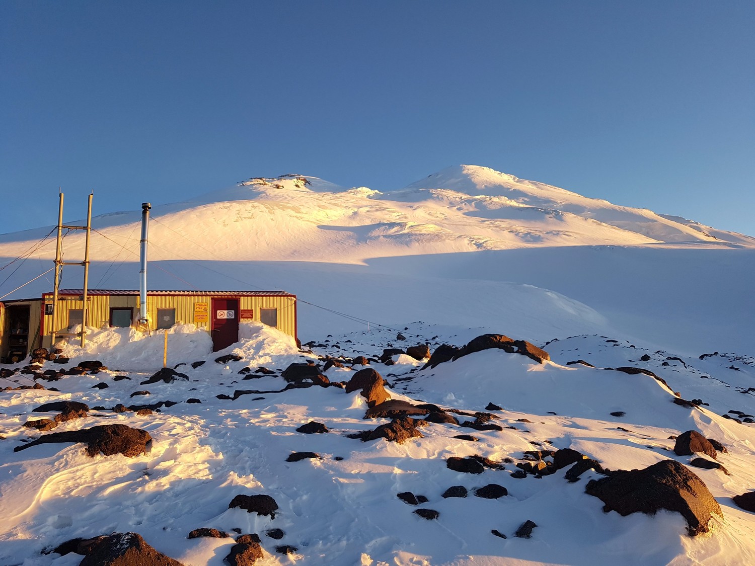 Camp d'altitude à 3800m en versant nord