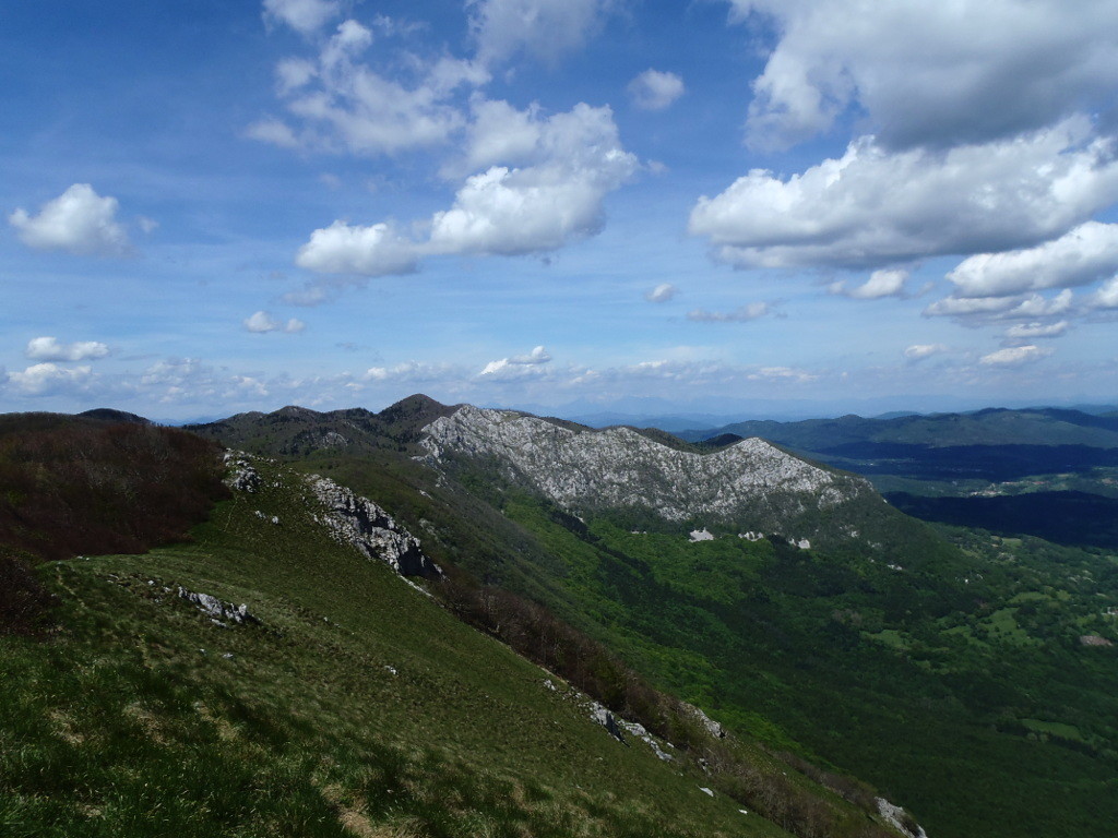 Vue sur les Nanos depuis les sommet de Pleša