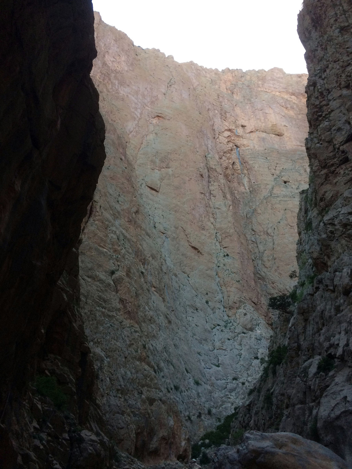 La face vue de la grotte
