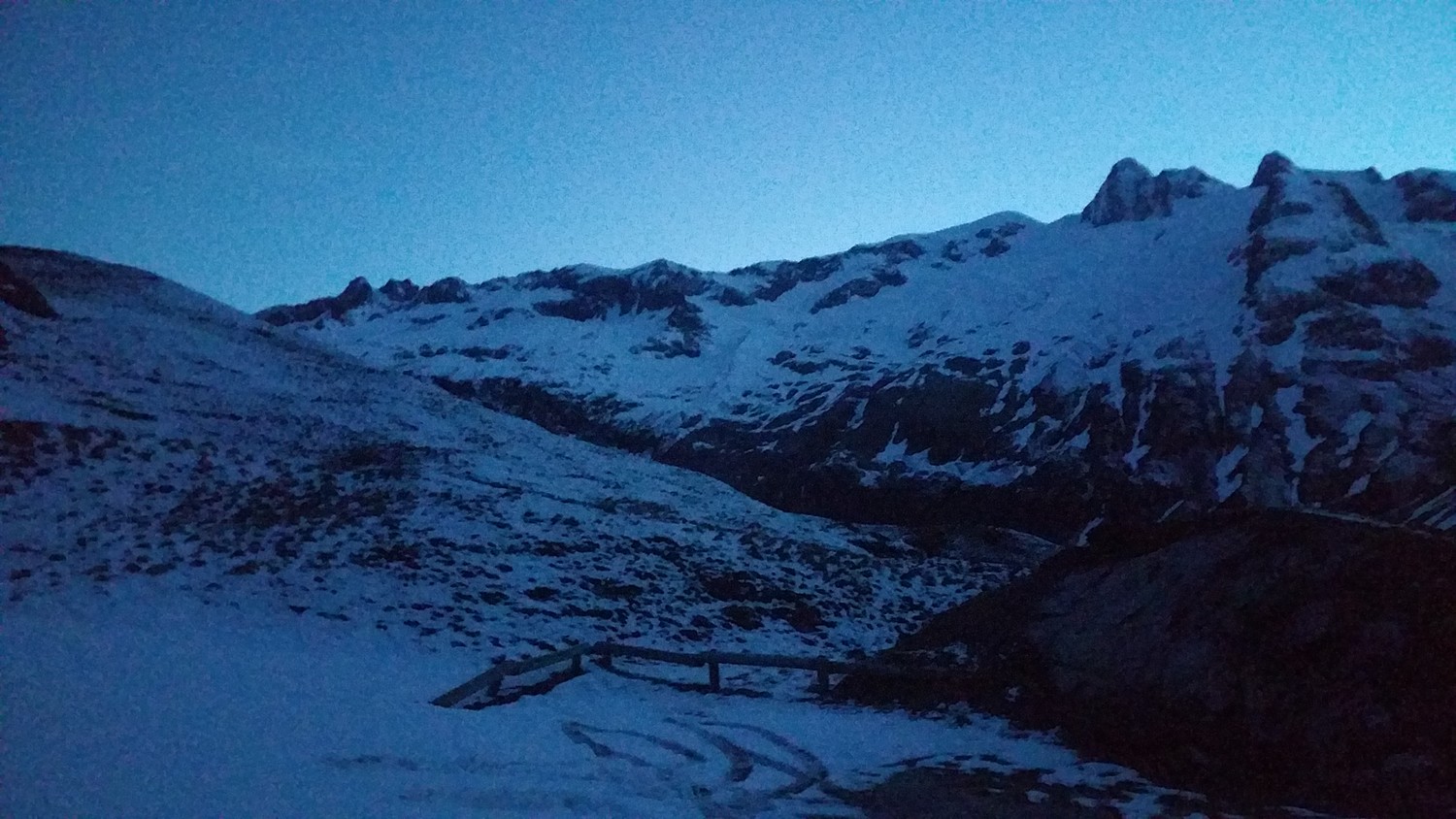 Aiguille des Glaciers depuis les Lanchettes