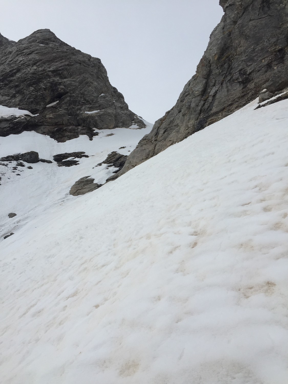 en quittant le torrent pour le couloir voisin