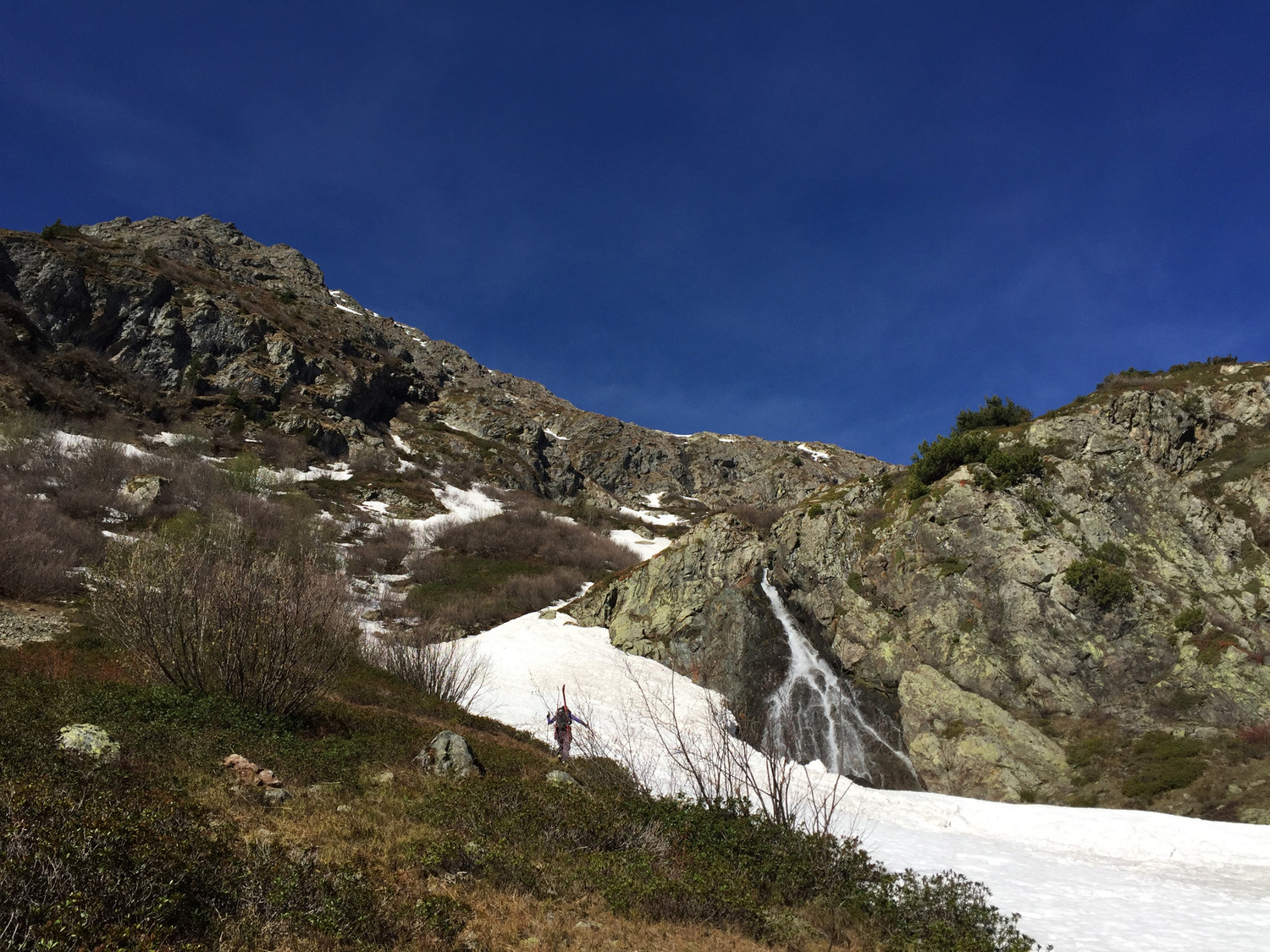 La bande de neige qui nous permettra de descendre à ski à 1800