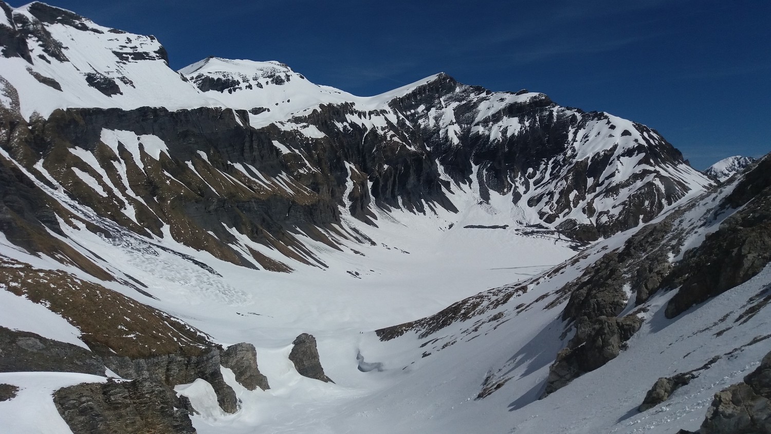 descente sur le vieux emosson