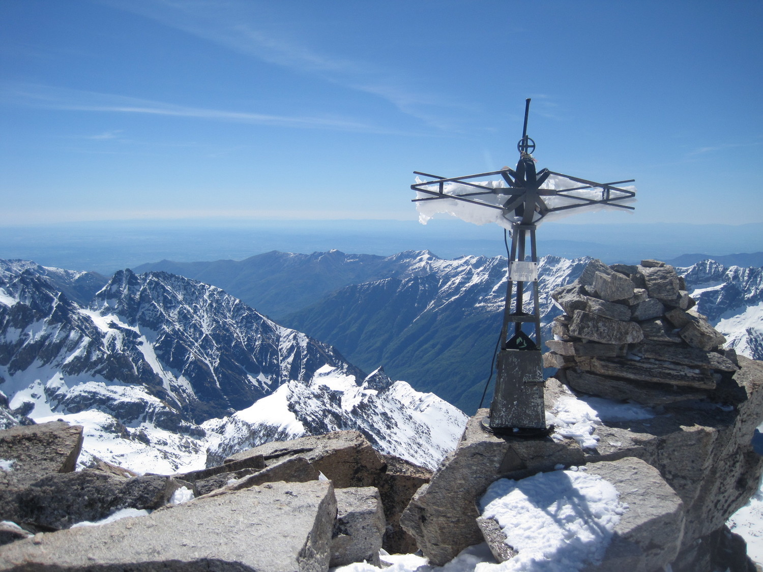Panorama sul Piemonte dalla cima