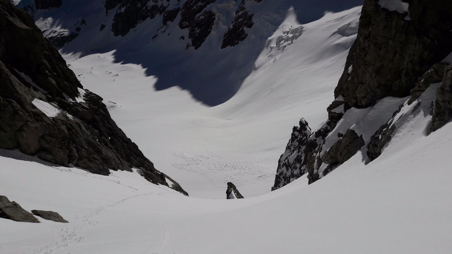 Le couloir NE, vu du Col de Coste Rouge