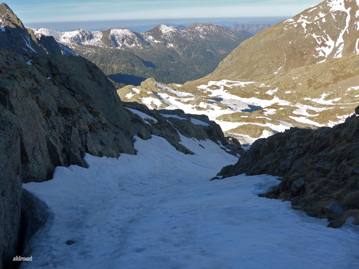 On chausse vraiment le skis ici.