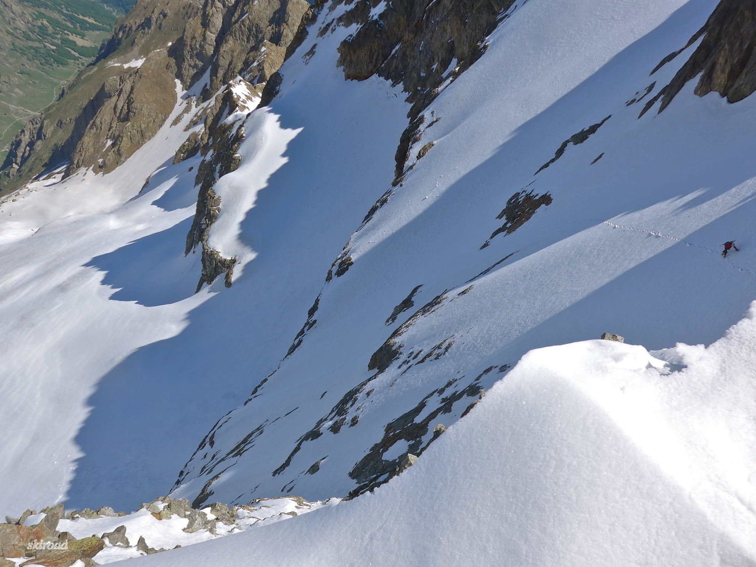 Juste au dessus du Couloir.
