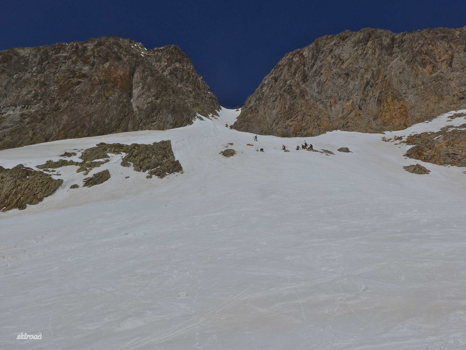 On se bouscule au portillon!!! Couloir E du Gélas.