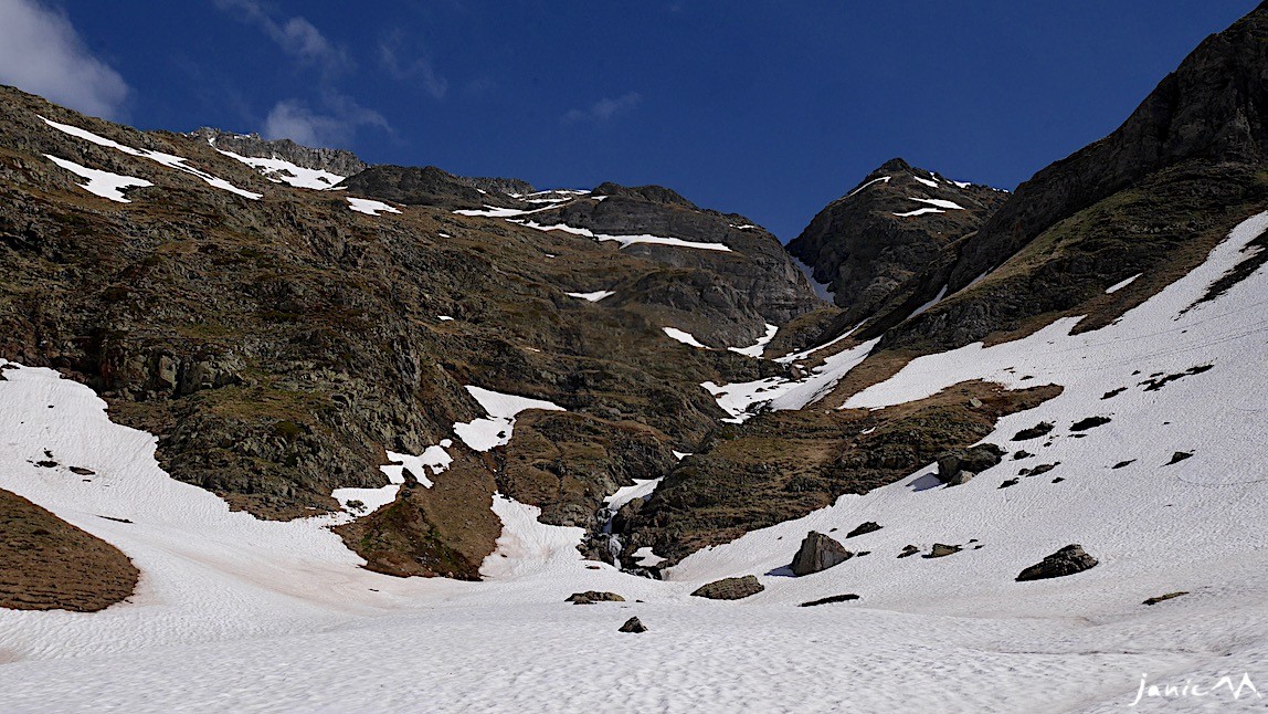 Le thalweg d'accès au refuge