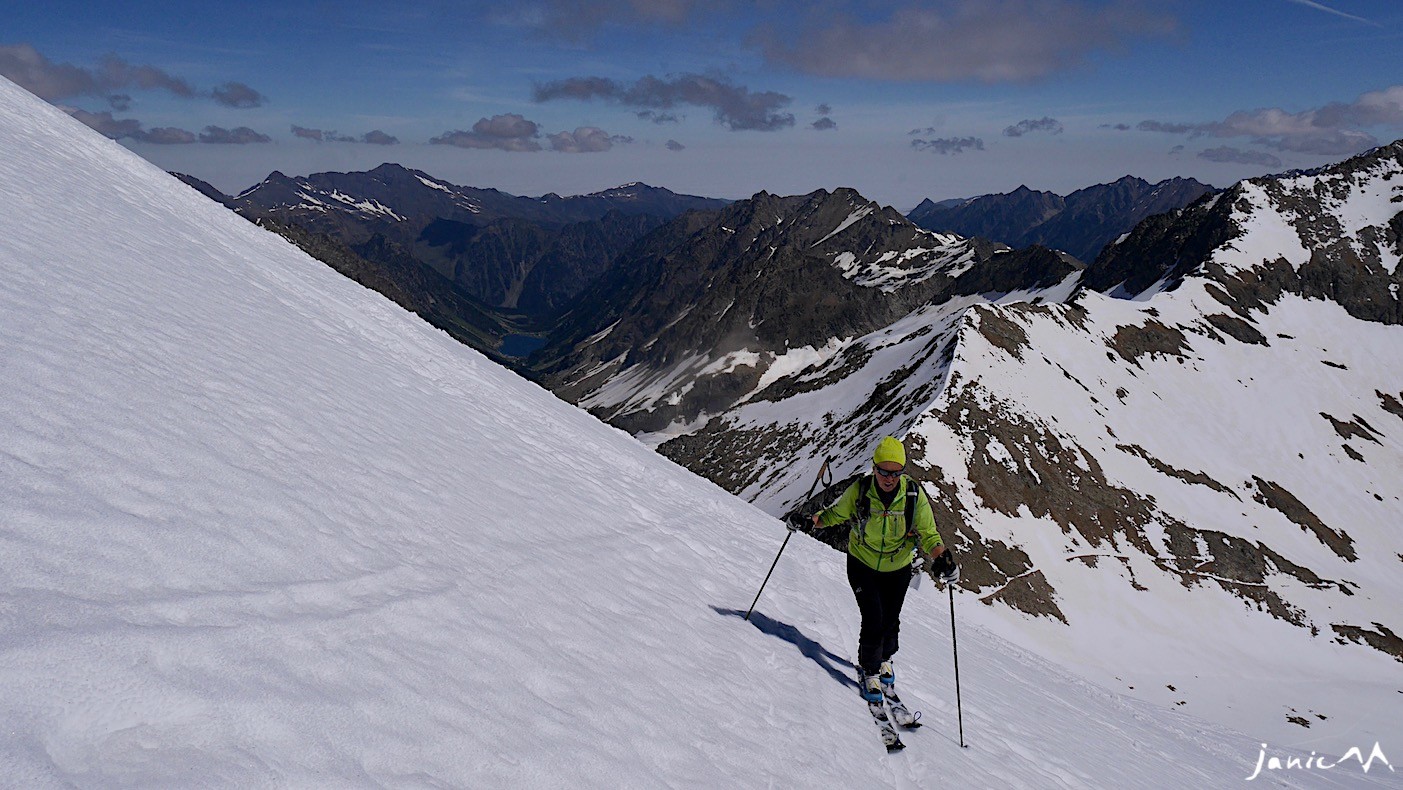 Pale d'accès au Petit Vignemale