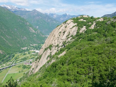 La vue sur le Paretone en montant au Pilier Lomasti La vue sur le Paretone en montant au Pilier Lomasti