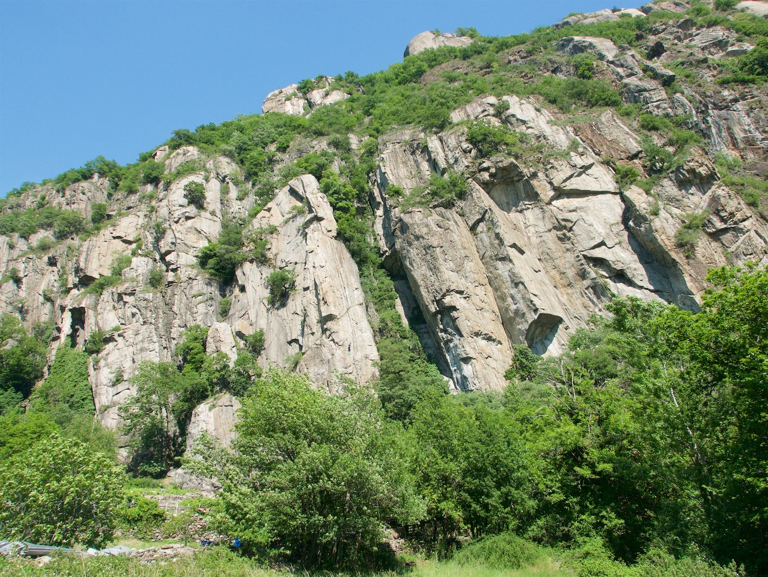 Gruviera - Topo Pazzo au centre, Diedri à droite