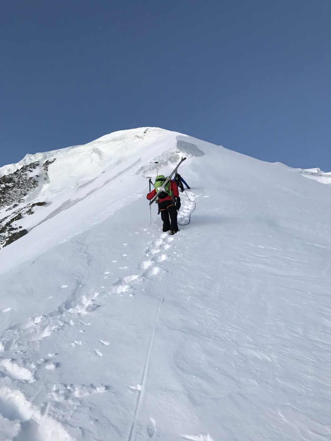 La cordée Nico-Tecnic'Ol à la manoeuvre sur l'arête