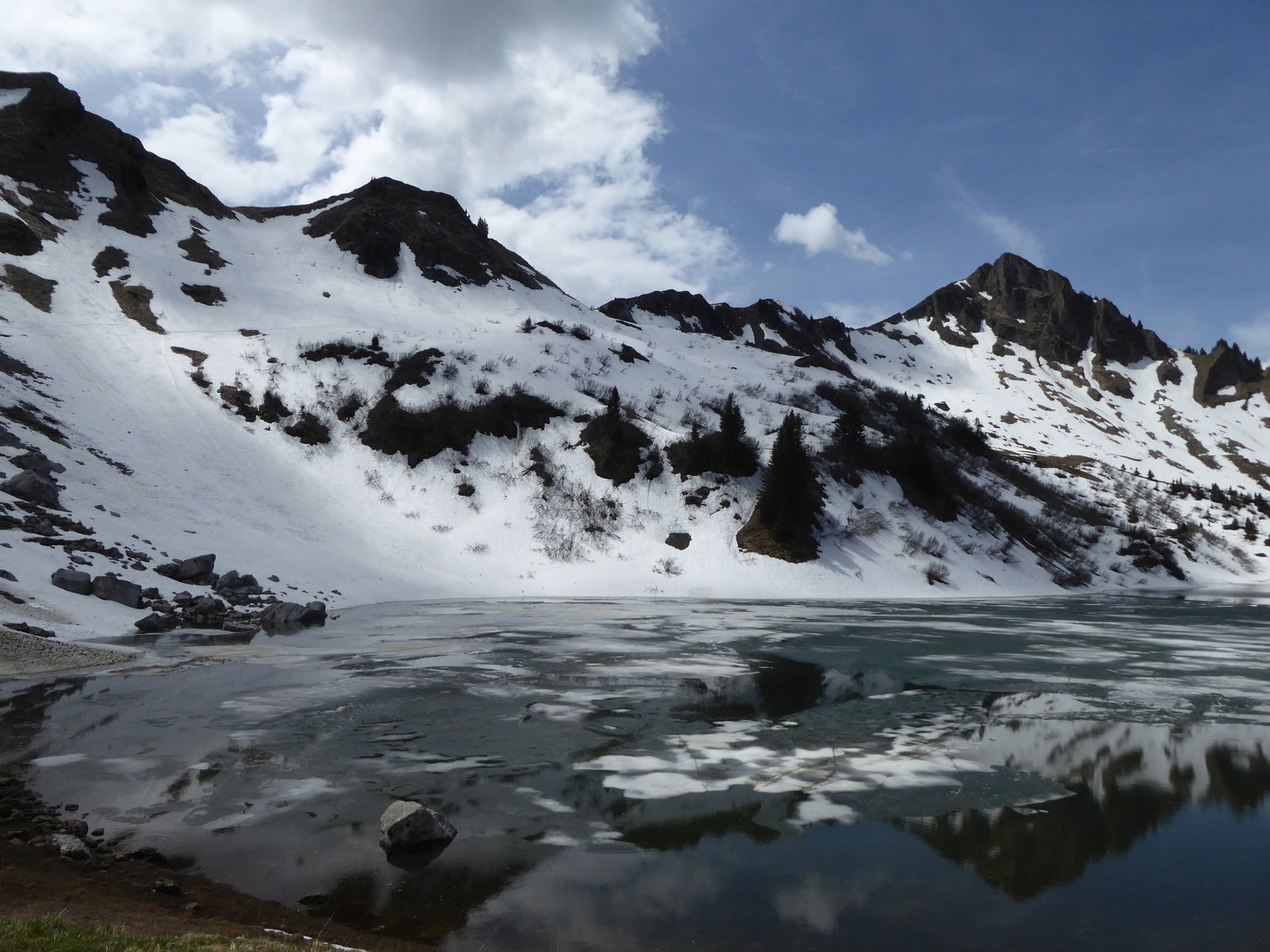 lac Lessy, miroir de l'Aig Verte - Tour du Jalouvre