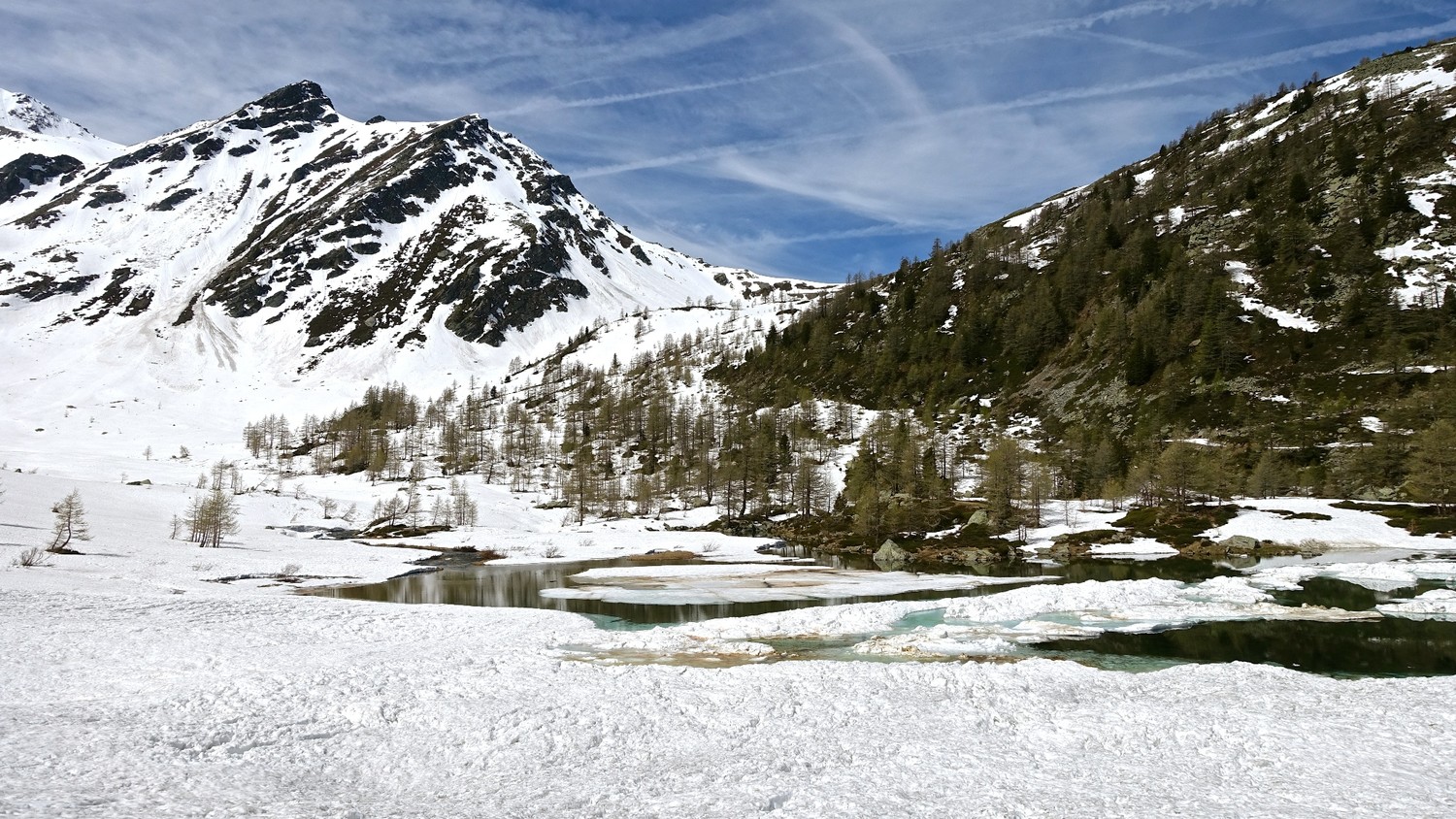 Dernier vestige de l'avalanche qui a traversé le lac d'Arpy