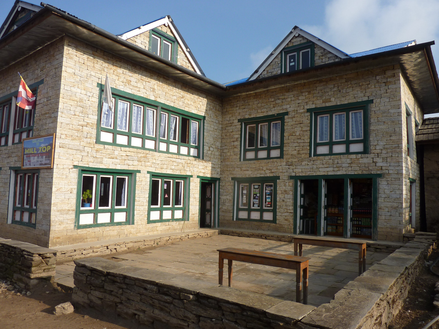 Premier lodge, au Col de Tacksindo.