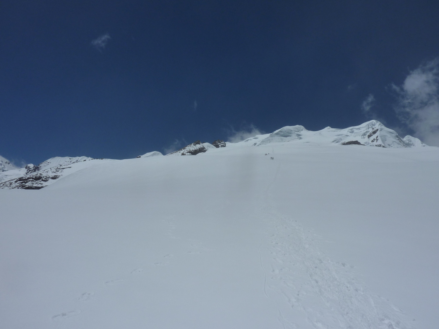Biento^redescendus au Col de Mera La