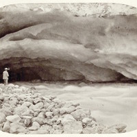Glacier Inférieur de Grindelwald : sortie du torrent sous-glaciaire par Ernest Edwards en 1866