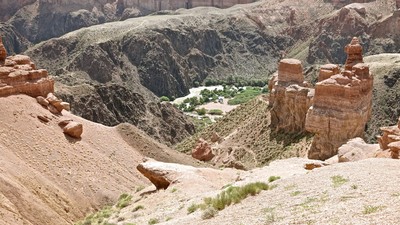 Le site de l'hébergement au fond des gorges