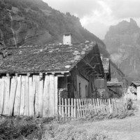 Le Tenneverge et les chalets des  Pellys près de Sixt, par Georges Louis Arlauds