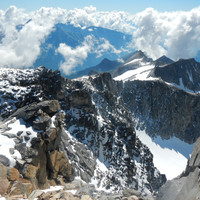 Vue du sommet sur la Rudolstädterweg (qui suit l'arête)