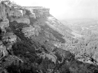 Rocher dit Château des Anglais, Gorges d'Autoire, par Georges Louis Arlaud Rocher dit Château des Anglais, Gorges d'Autoire, par Georges Louis Arlaud