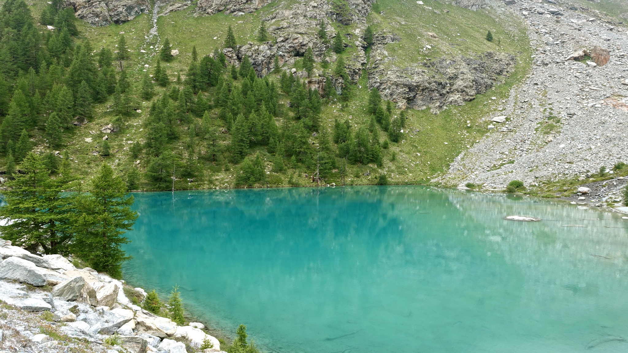 Grand lac de Tzére Via le lac Bleu de Verra et Varda