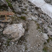 Accès fléché !