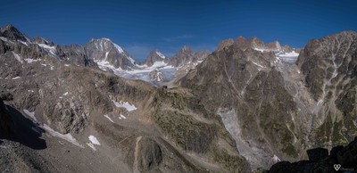 Vue sur Saleinaz depuis le grand clocher des Planereuses Vue sur Saleinaz depuis le grand clocher des Planereuses