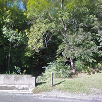 Accès par le bas : sentier