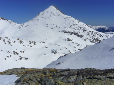 refuge de Cap de Llauset au pied du pic de la Solana de Llauset