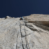 L4 (6b) easier, but not obvious crack.