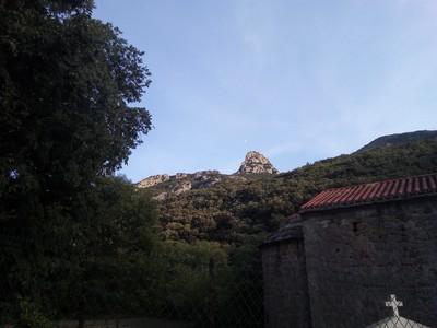 Roc de Montbranc vue de l'église Roc de Montbranc vue de l'église