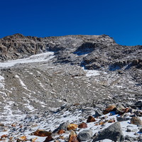 Le versant W depuis le Col des Pariotes...