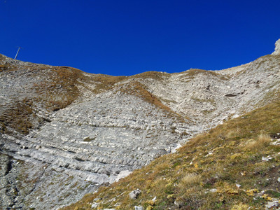 Sortir au Col de Corps et rejoindre le 2nd pylone en métal Sortir au Col de Corps et rejoindre le 2nd pylone en métal
