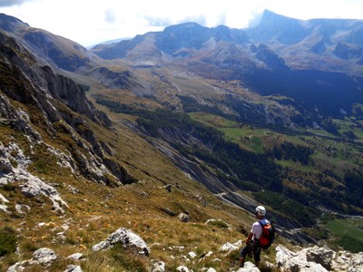 Au sommet de la dernière combe à dégringoler. Départ peu raide. Au sommet de la dernière combe à dégringoler. Départ peu raide.