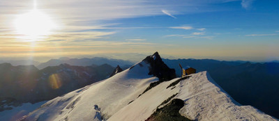 [PhotoSophie2017] Bivouac Città di Luino, perché sur la frontière italo-suisse
