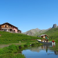 Refuge de la Blanche en été