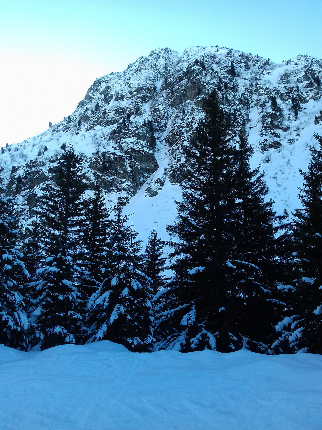 Goulotte nord de l'arête du sifflet