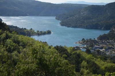 Esparron sur Verdon (crédit photo : Stéfano Blanc)