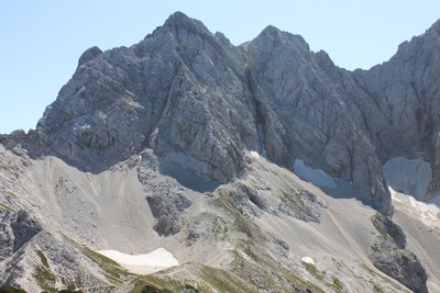 Versants N du Križ (Koroška Rinka) et du Kranjska Rinka à droite Versants N du Križ (Koroška Rinka) et du Kranjska Rinka à droite